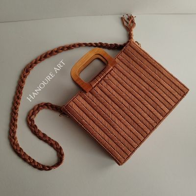 شنطه عصريه مصنوعه يدويا 