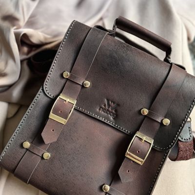 Handmade genuine leather bag 
