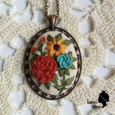 Embroidery necklace