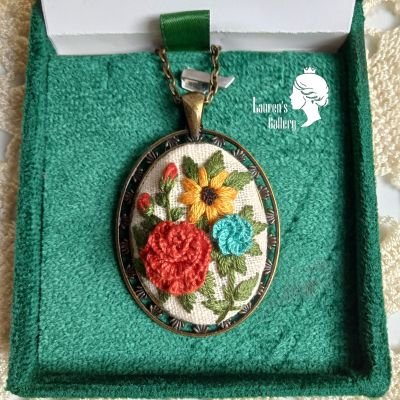 Embroidery necklace