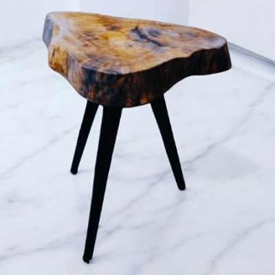 طاولة جانبية 