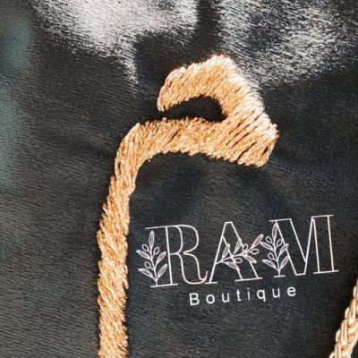 شنطة حرف ميم