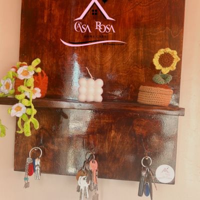 ستاند للوحه الكهرباء وعلاقه للمفاتيح 