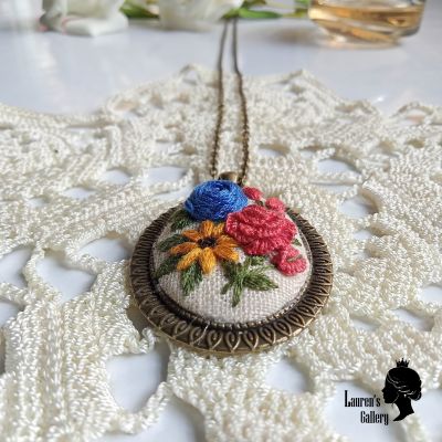 Embroidery necklace
