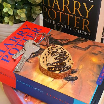 I solemnly swear that I am up to no good - ميدالية مفاتيح خشب