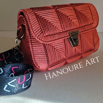 شنطه عصريه أنيقه صنعت يدويا 