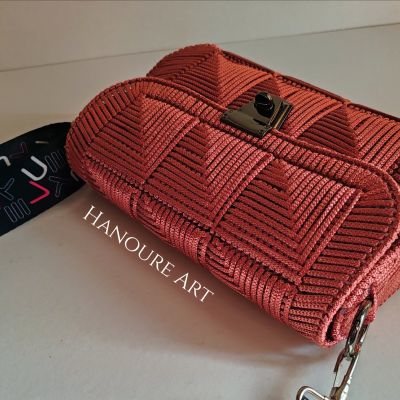 شنطه عصريه أنيقه صنعت يدويا 