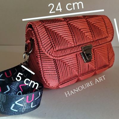 شنطه عصريه أنيقه صنعت يدويا 