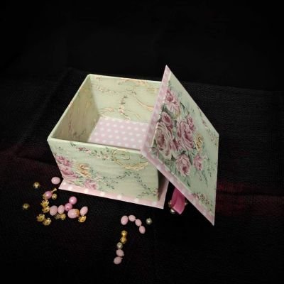 Square Floral gift box 