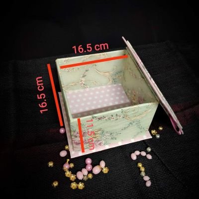 Square Floral gift box 