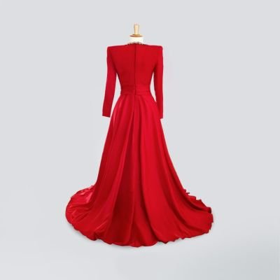 فستان أحمر طويل ستان