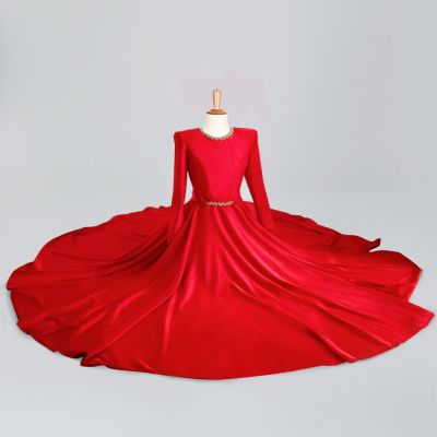 فستان أحمر طويل ستان