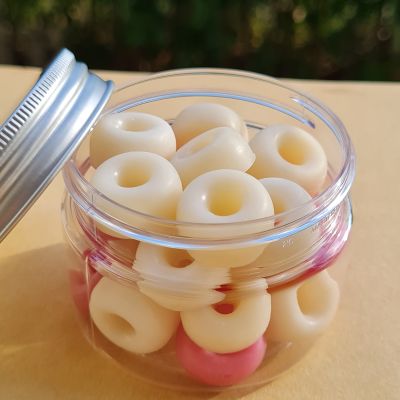 شموع زهرية لتعطير الملابس والمفروشات