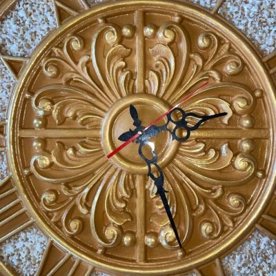 الساعة الذهبية