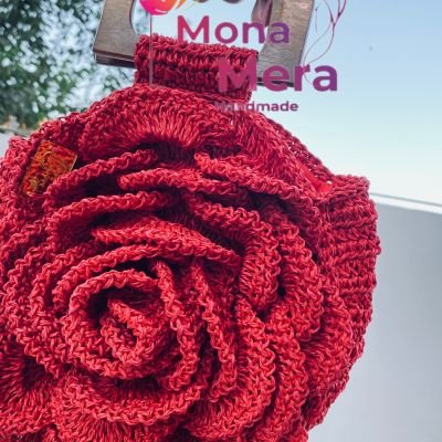 شنطة الوردة بخيوط الرافيا 