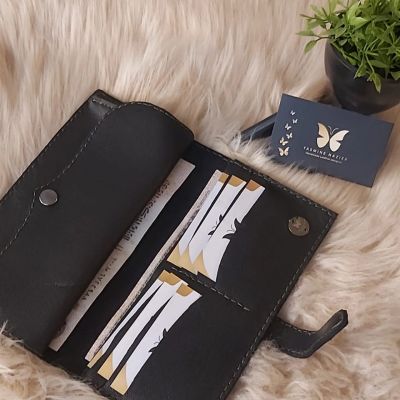 محفظة حريمي