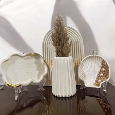 طقم ديكور باللون البيج 