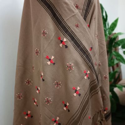 شال صوف خفيف مطرز يدوى فى سيوة