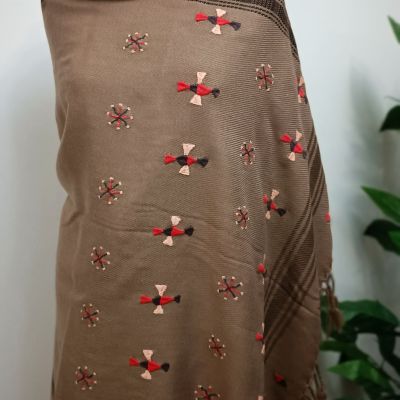 شال صوف خفيف مطرز يدوى فى سيوة