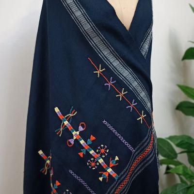 شال صوف خفيف مطرز يدوى فى سيوة