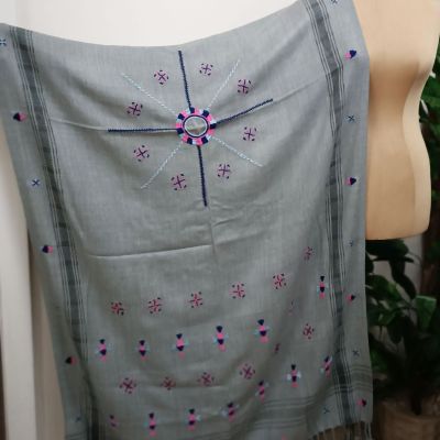 شال صوف خفيف مطرز يدوى فى سيوة