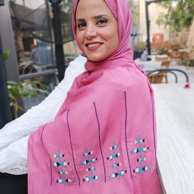 طرحة او اسكارف قطن مطرزة يدوى فى سيوة