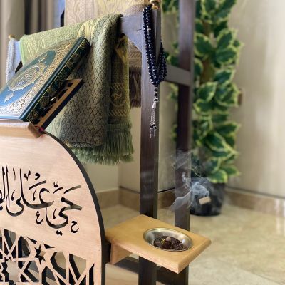 حامل سجاد الصلاة والمصحف 