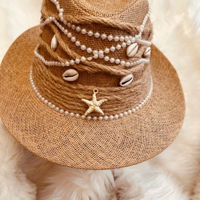 قبعه مصيف مزينه بالقواقع و اللولي 