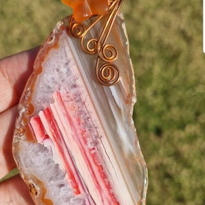 Agate pendant with a carnilian flower and red copper🧡🩷🤎