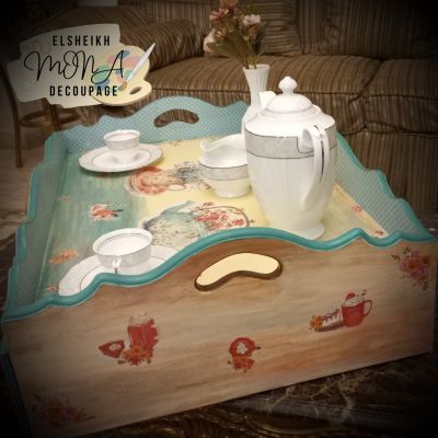 كوفى كورنر باللون التيفانى