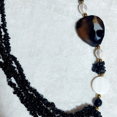 كوليه من احجار العقيق 