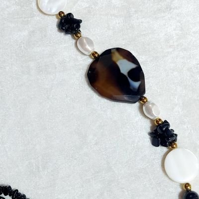 كوليه من احجار العقيق 