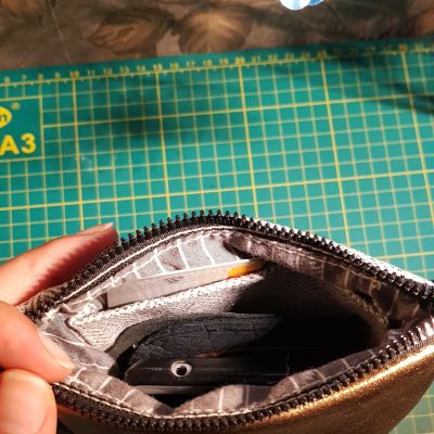 Genuine leather crossbody bag for mobile and wallet