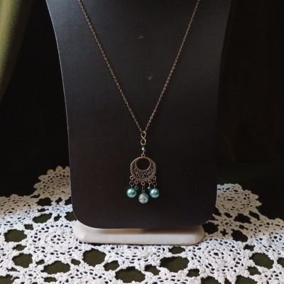 قلادة معدنية 