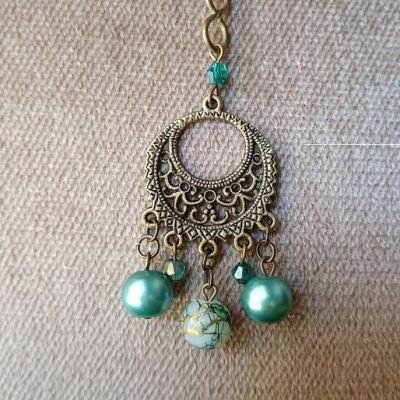 قلادة معدنية 