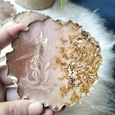 مجموعة كوسترات بالحامل 