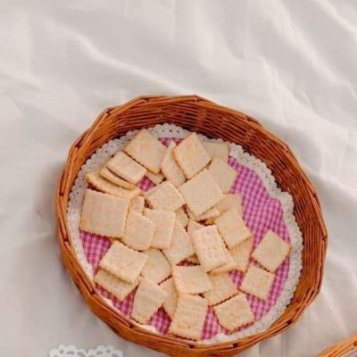 طبق الخبز والفواكه