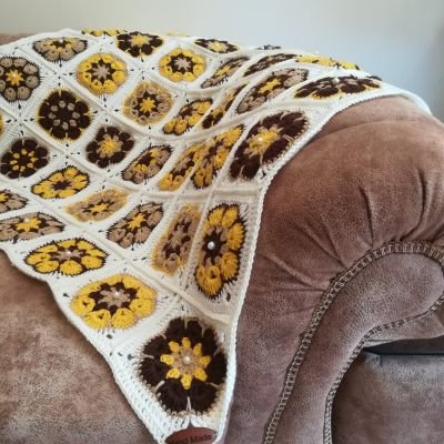 African rose crochet tablecloth 