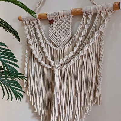 جدارية مكرمية 