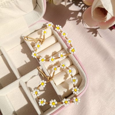 حلق نحاس علي شكل قلب