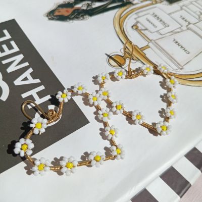 حلق نحاس علي شكل قلب