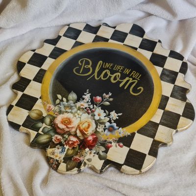 Black & white floral tableau 