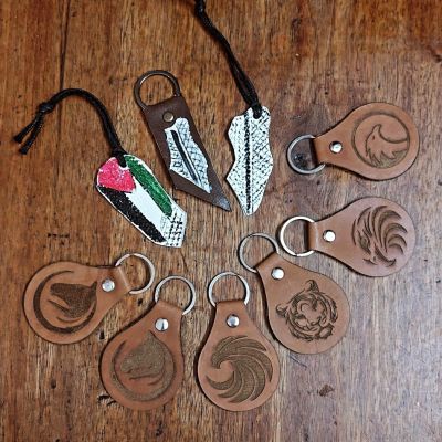 ميدليات جلد مميزة