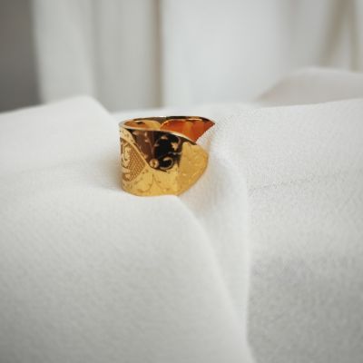 خاتم ( قلبي حيث أنت)