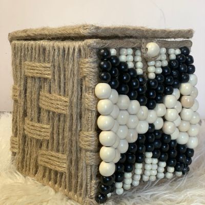 A box of tissues inlaid with wooden grains