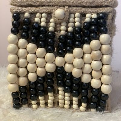 A box of tissues inlaid with wooden grains