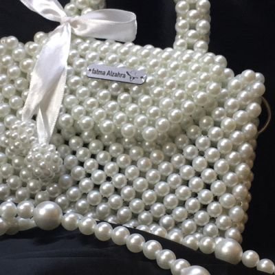 شنطة لؤلؤ ابيض