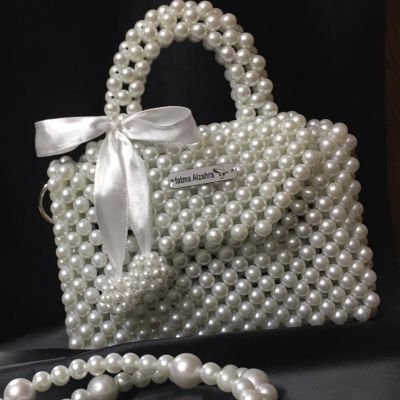 شنطة لؤلؤ ابيض