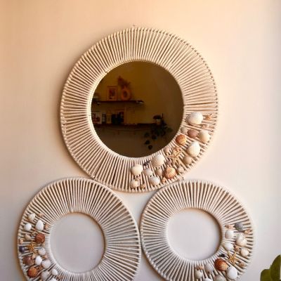 مجموعه ديكور للحائط مزينه بالقواقع