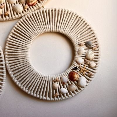 مجموعه ديكور للحائط مزينه بالقواقع